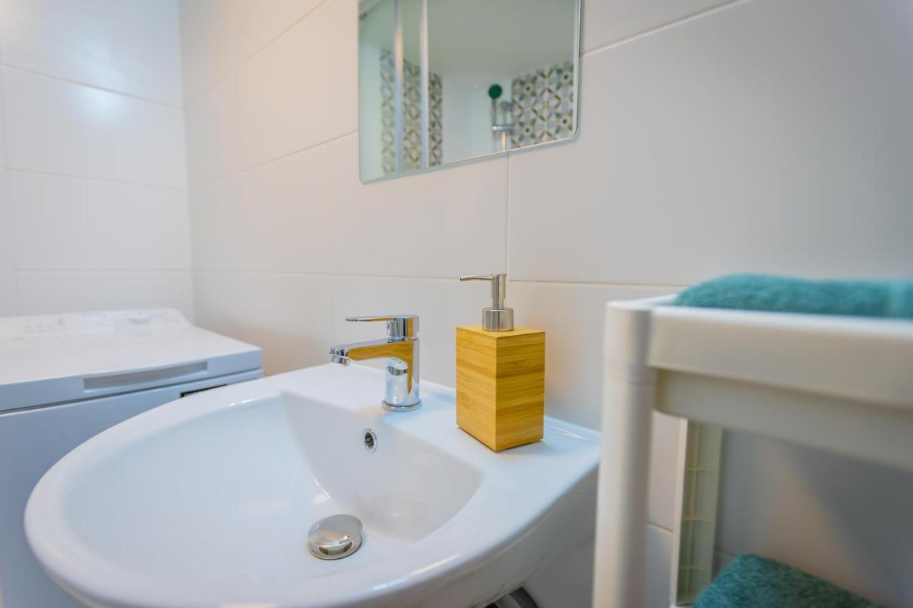 Cosy Downtown Flat In Budapest, Lisa Luaran gambar