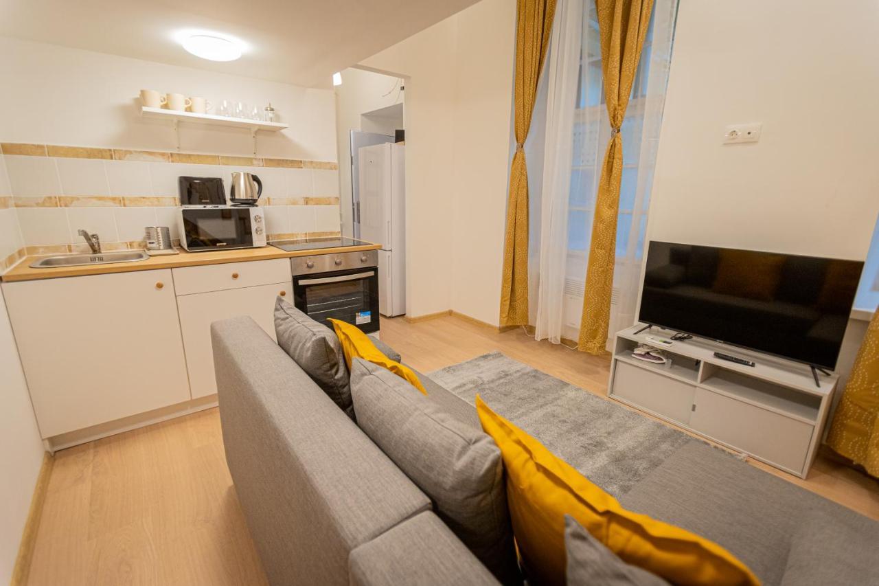 Cosy Downtown Flat In Budapest, Lisa Luaran gambar