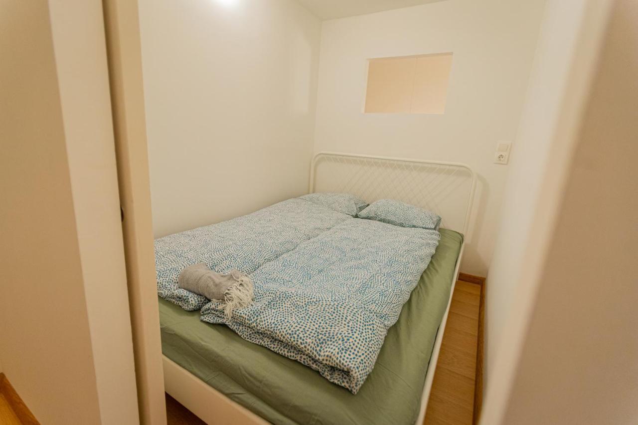 Cosy Downtown Flat In Budapest, Lisa Luaran gambar