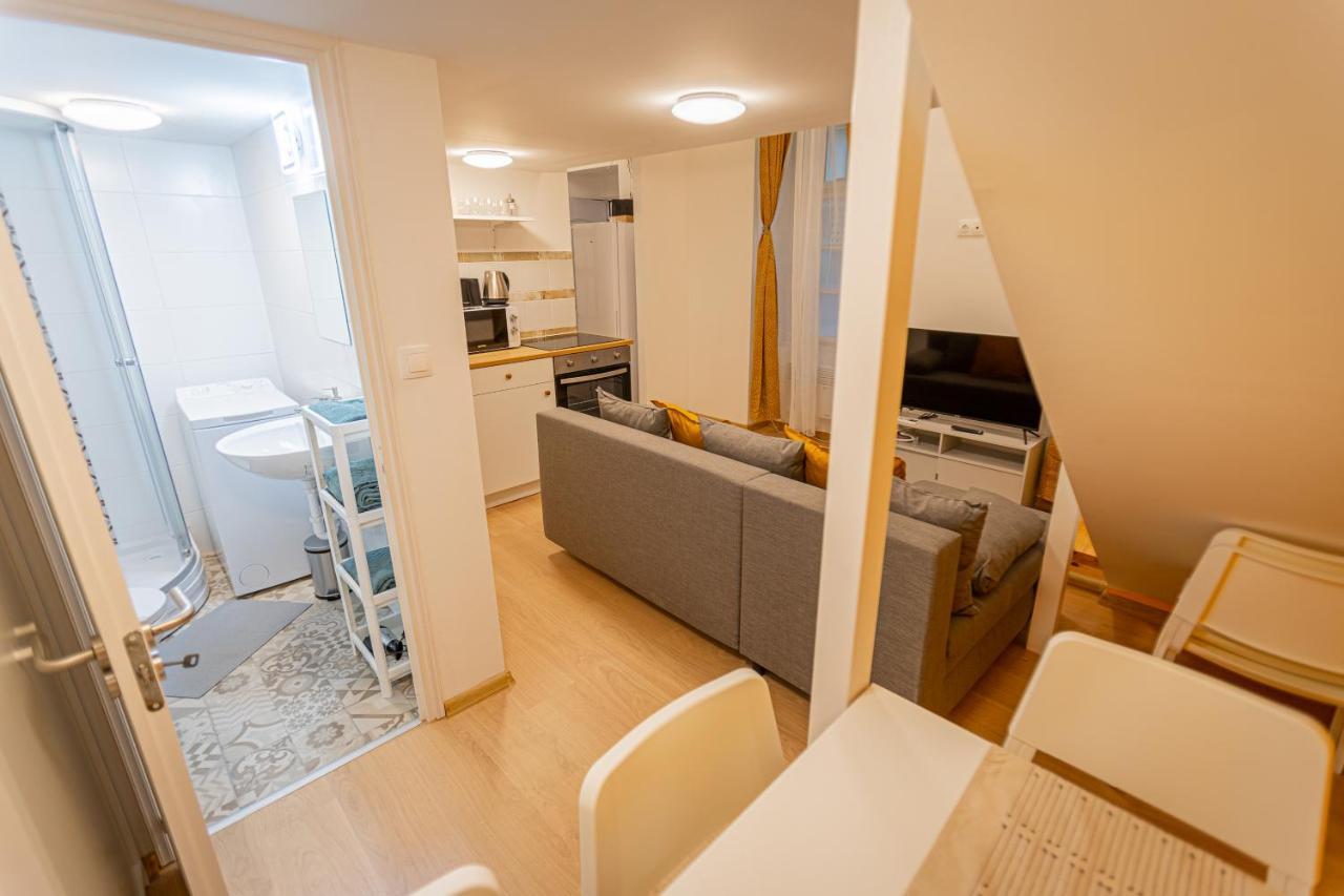 Cosy Downtown Flat In Budapest, Lisa Luaran gambar